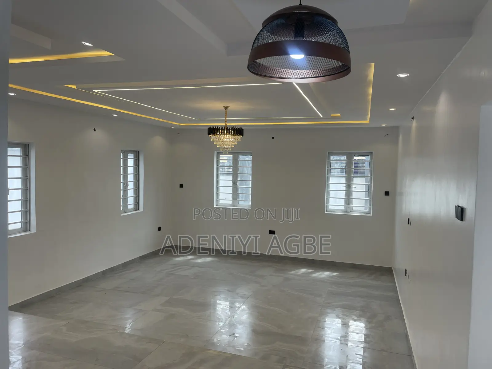 5bdrm Duplex in Shola F. Adedui, Idishin for sale in Idishin
