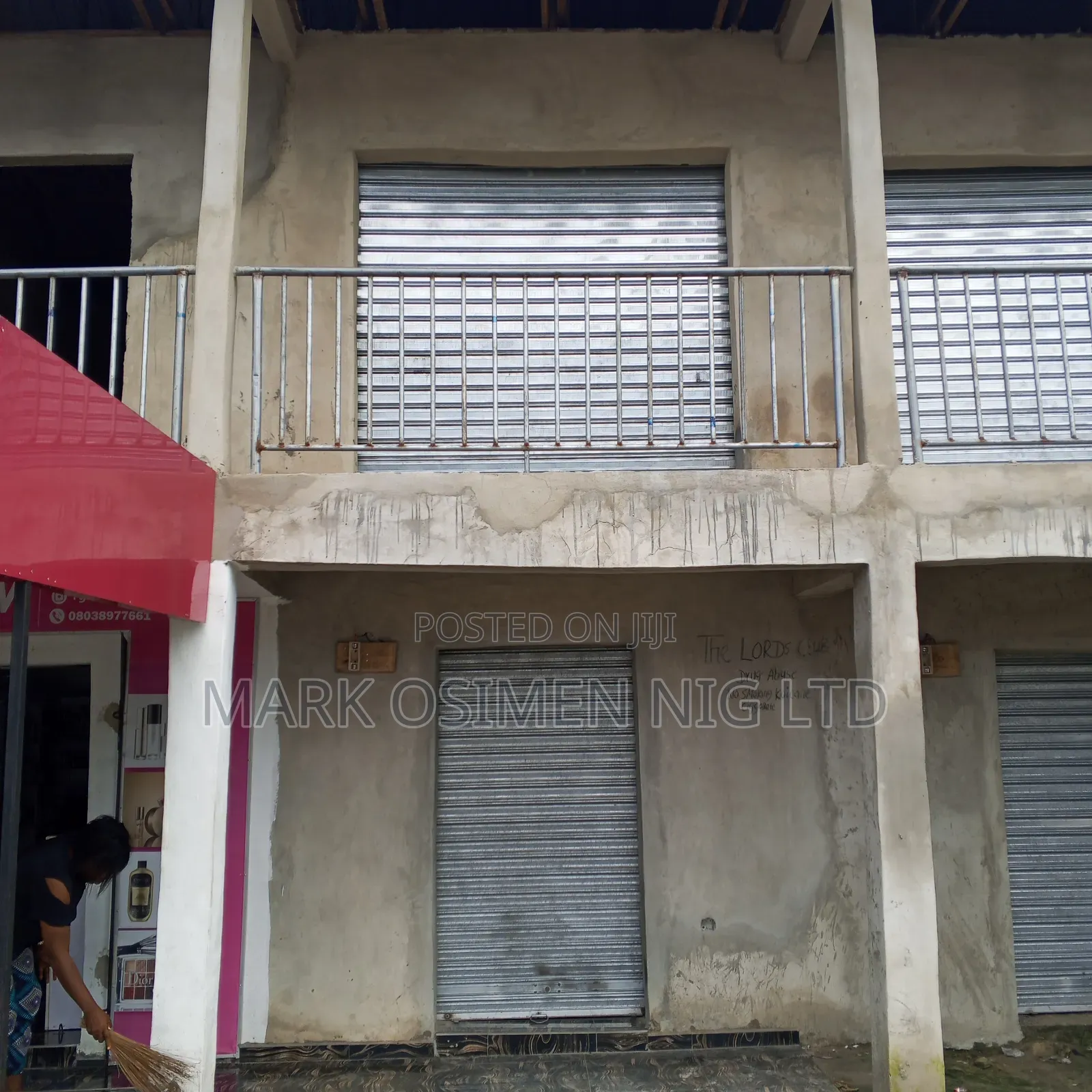 Upstairs Store for Rent - Water Resources Road - #3.6m/3 Yrs in Warri