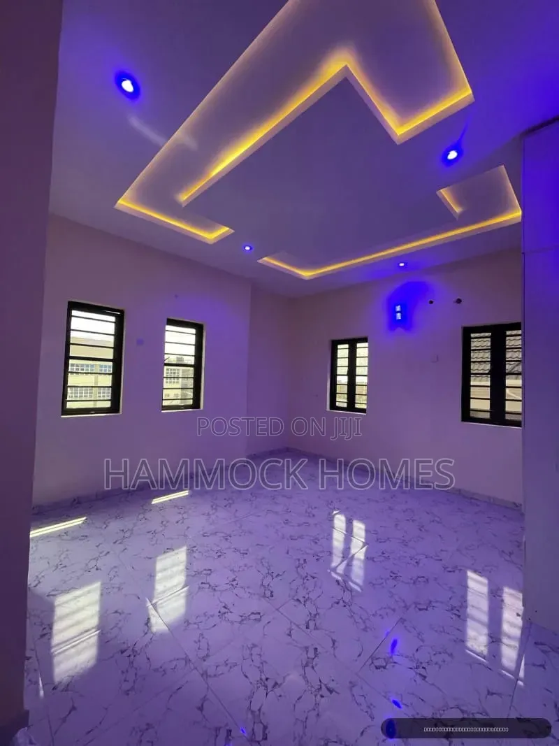 3bdrm Duplex in Kolapo Ishola Gra, Akobo for rent in Akobo