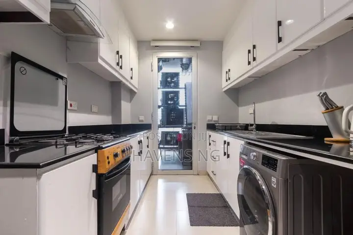 Contemporary 2-Bedroom Apartment in Lekki Phase 1