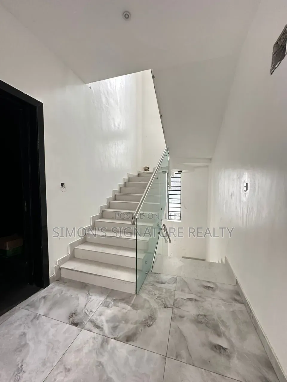 5bdrm Duplex in Osapa london for sale in Osapa london