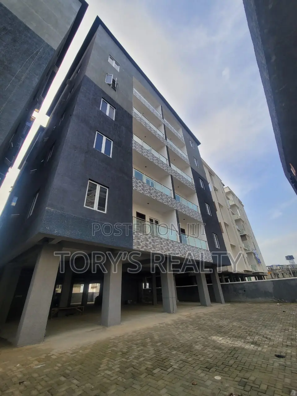 2bdrm Apartment in Lekki Phase 1 for rent in Lekki Phase 1