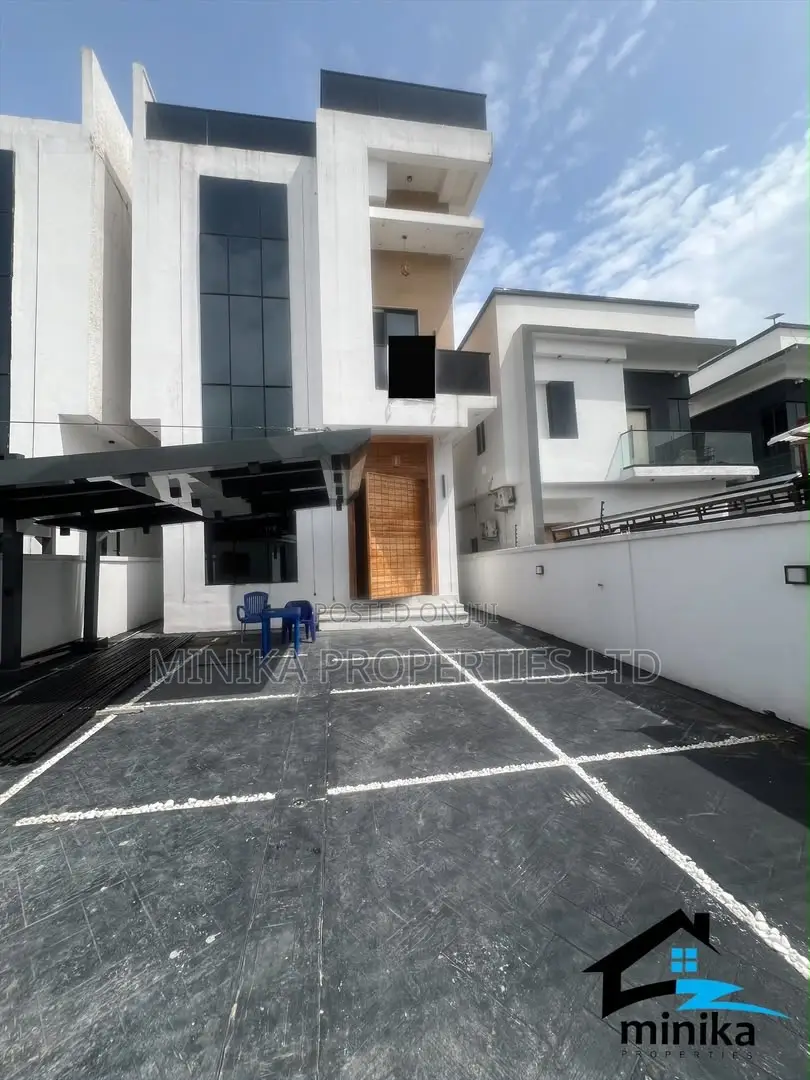 5bdrm Duplex in Ikota for sale in Ikota