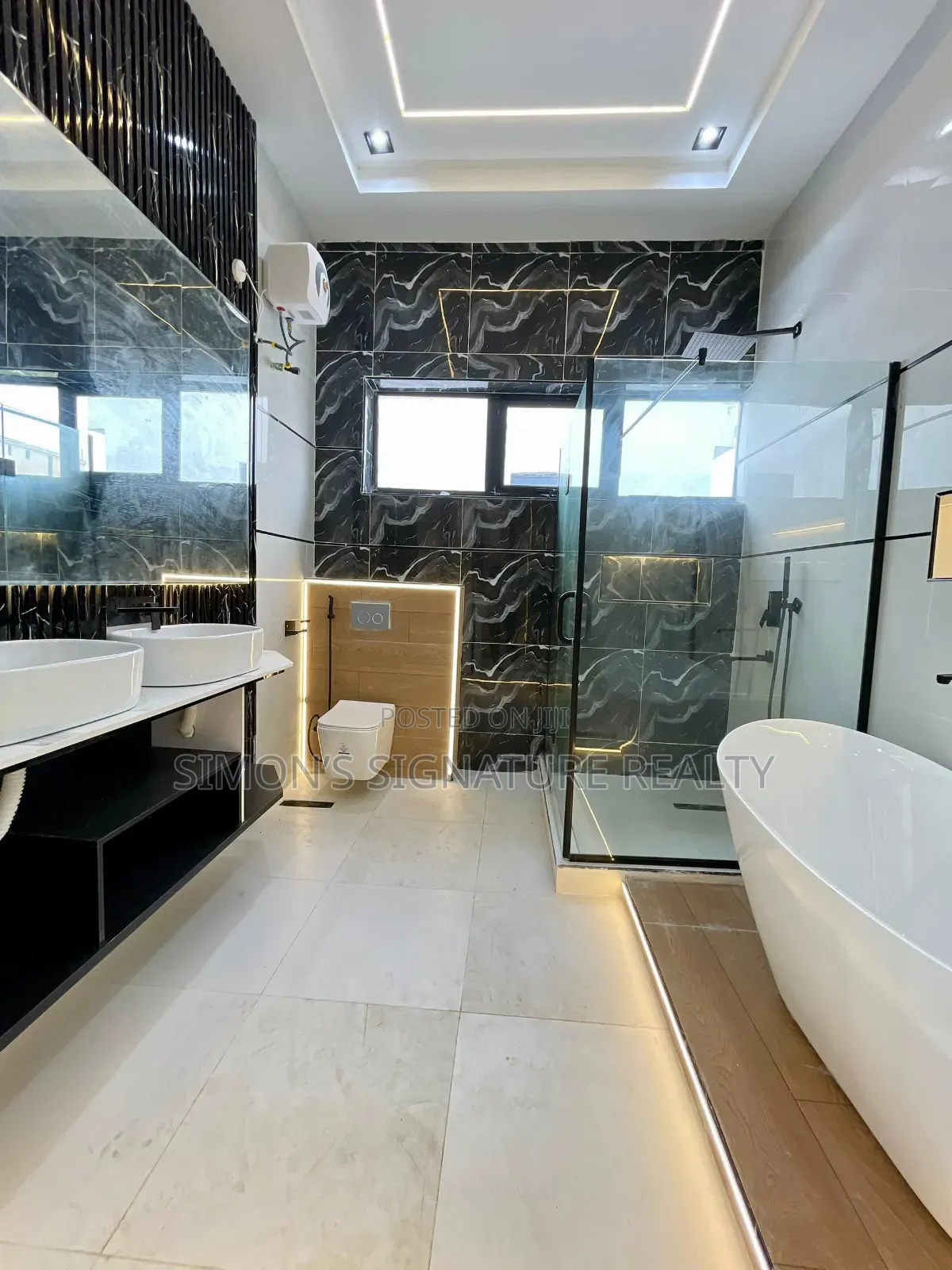 5bdrm Duplex in Ikota for sale in Ikota