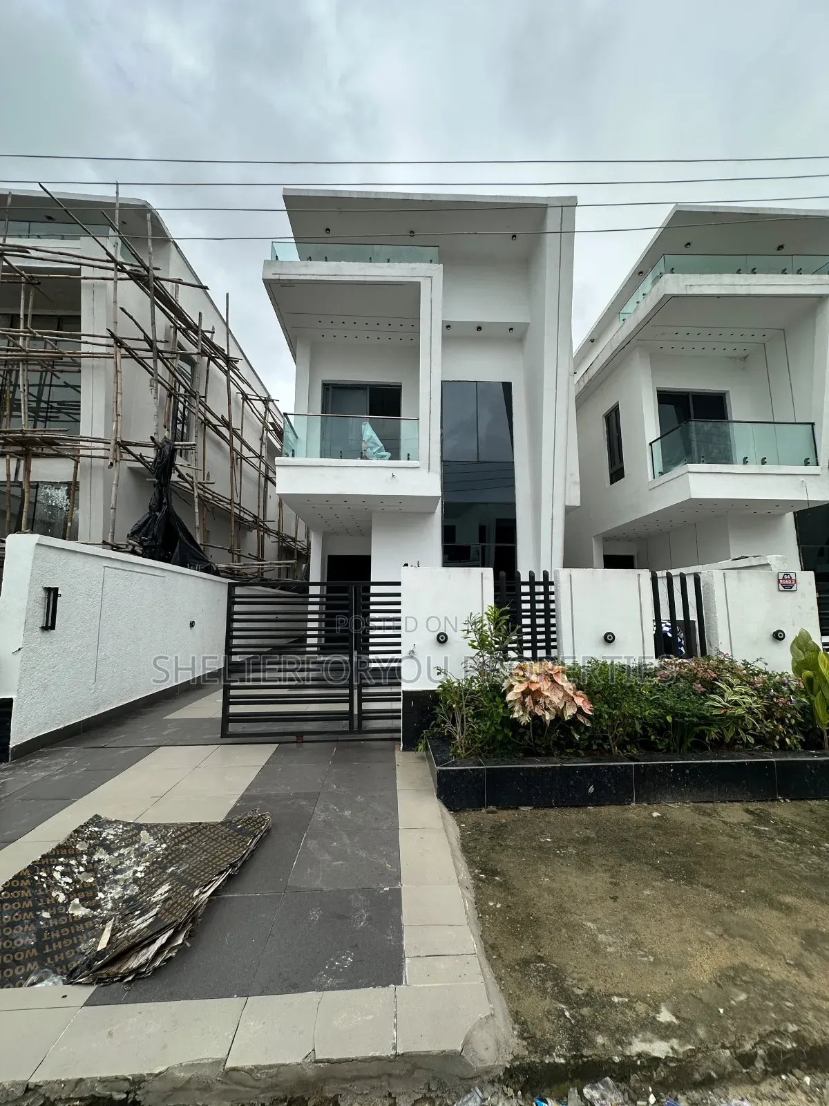 4bdrm Duplex in Off Lekki-Epe Expressway for sale in Off Lekki-Epe Expressway