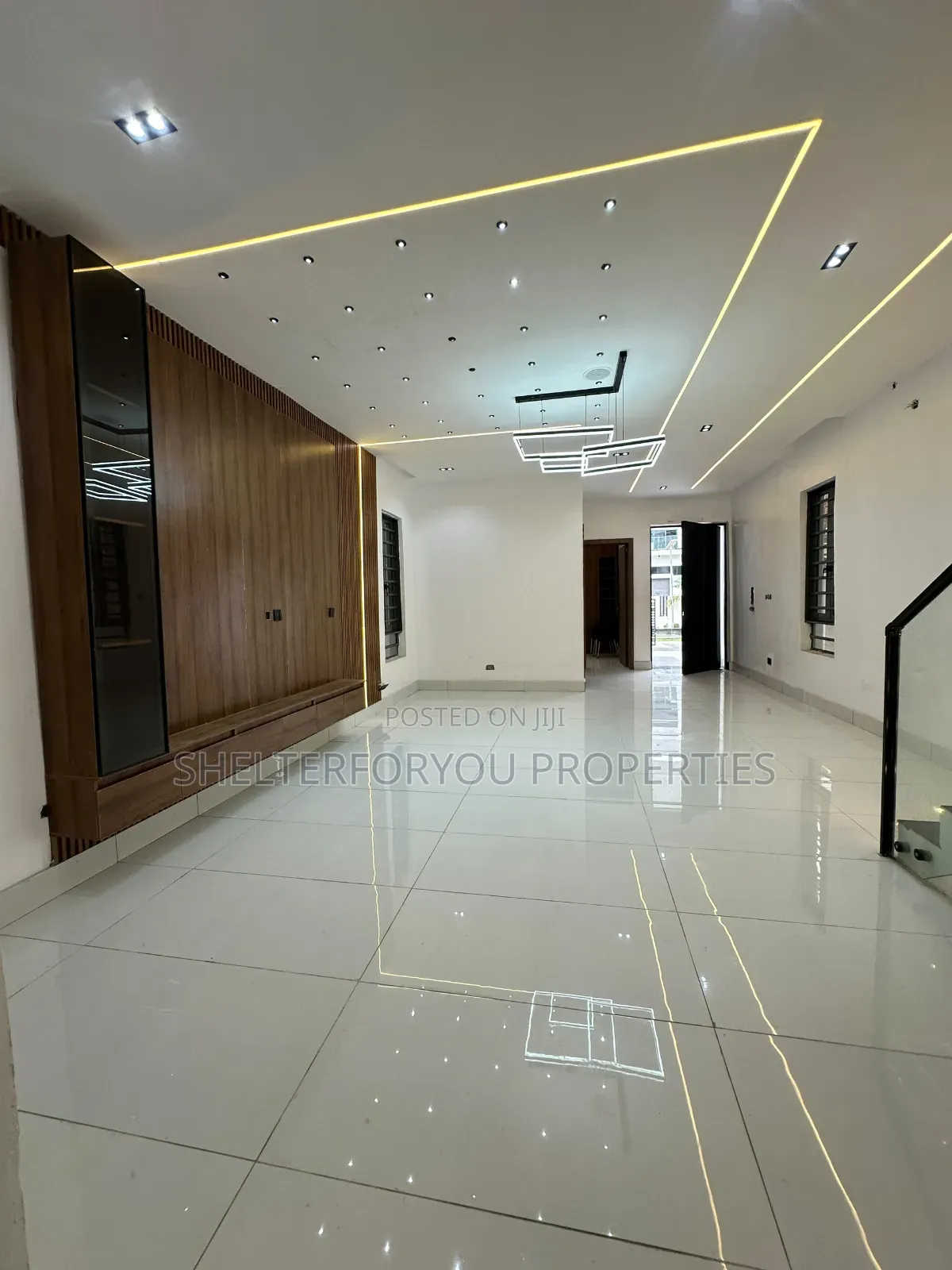 4bdrm Duplex in Off Lekki-Epe Expressway for sale in Off Lekki-Epe Expressway