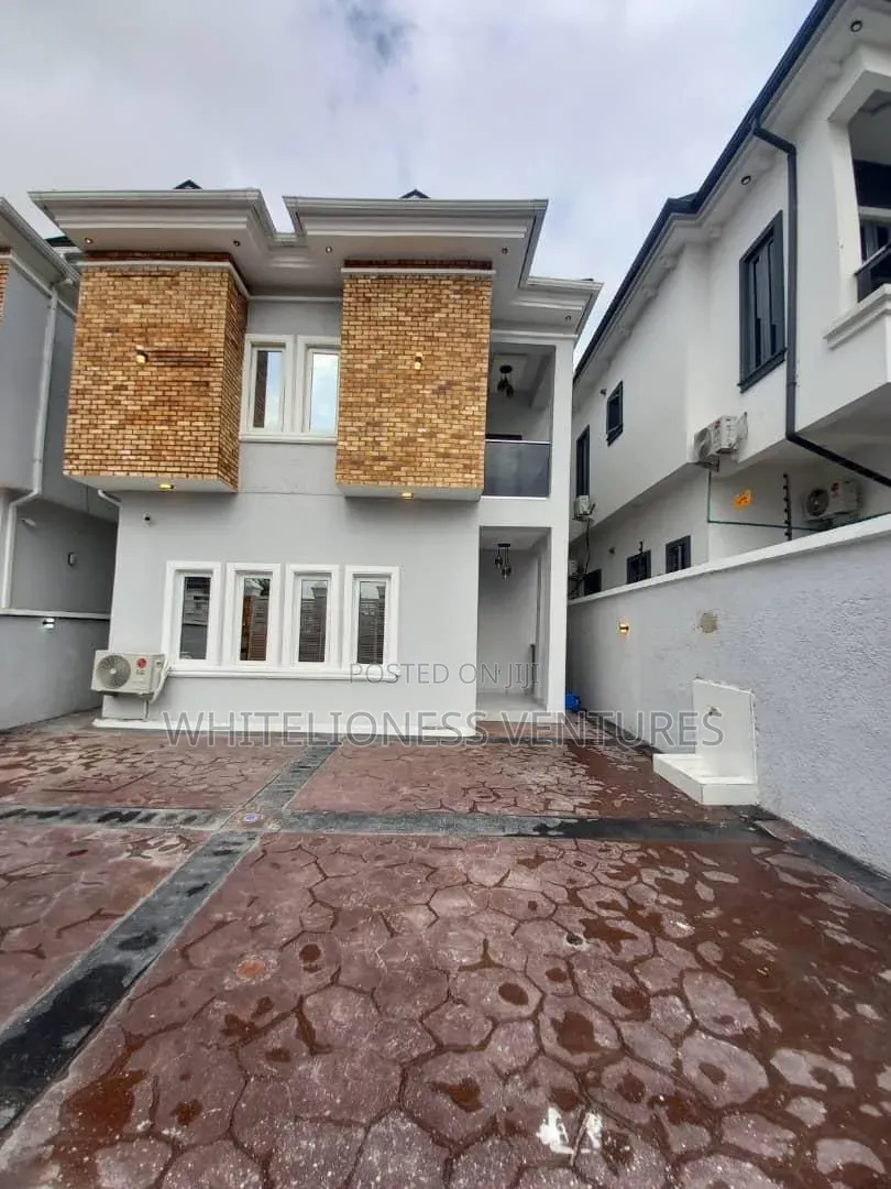 Furnished 5bdrm Duplex in Osapa for sale in Osapa london