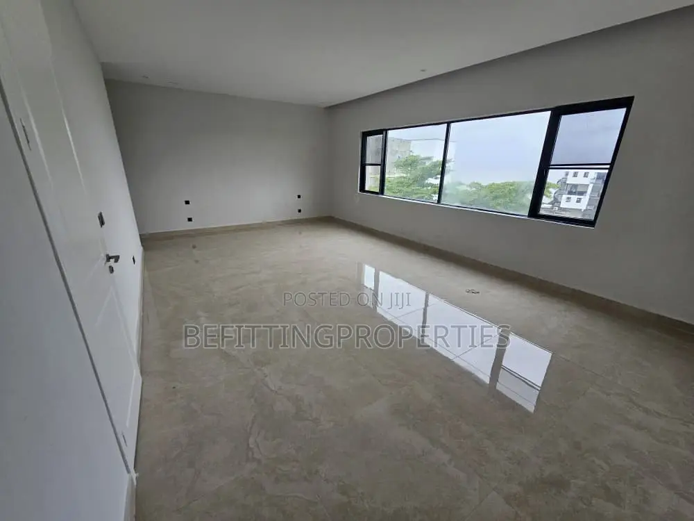 4bdrm Duplex in Banana Island for sale in Banana Island