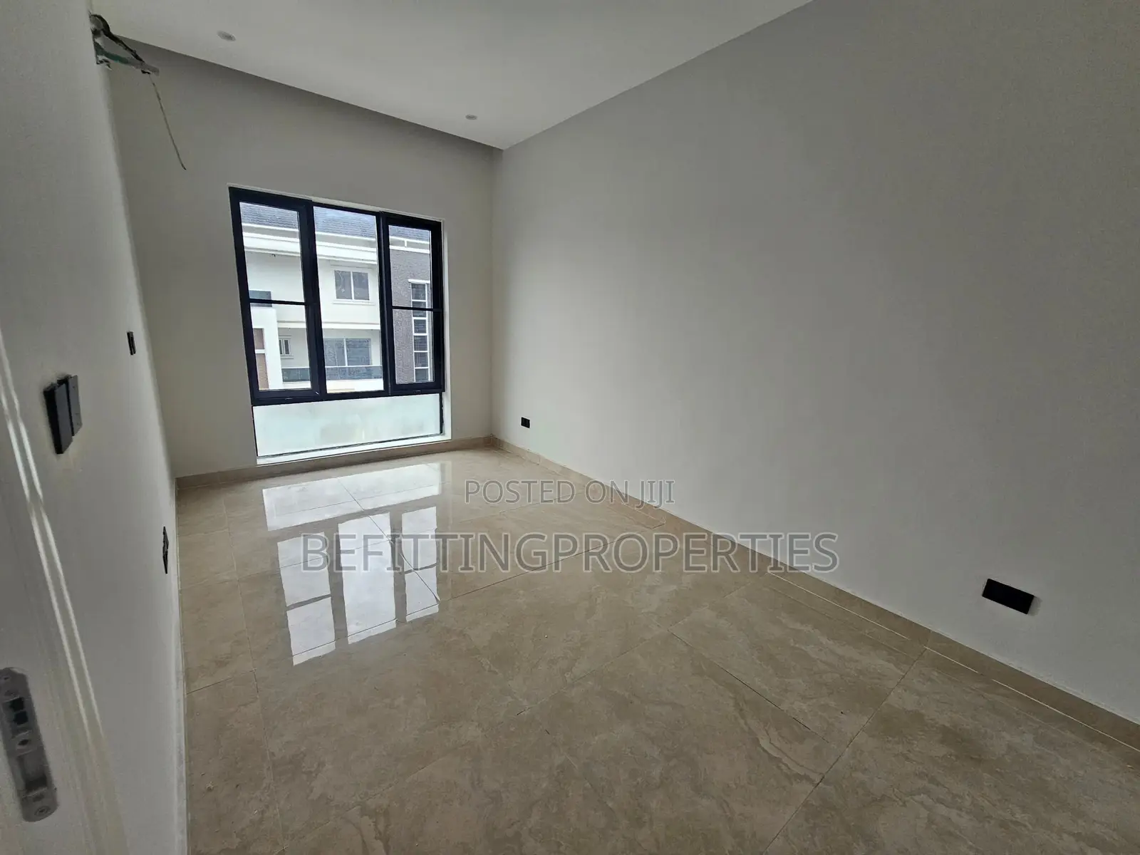 4bdrm Duplex in Banana Island for sale in Banana Island