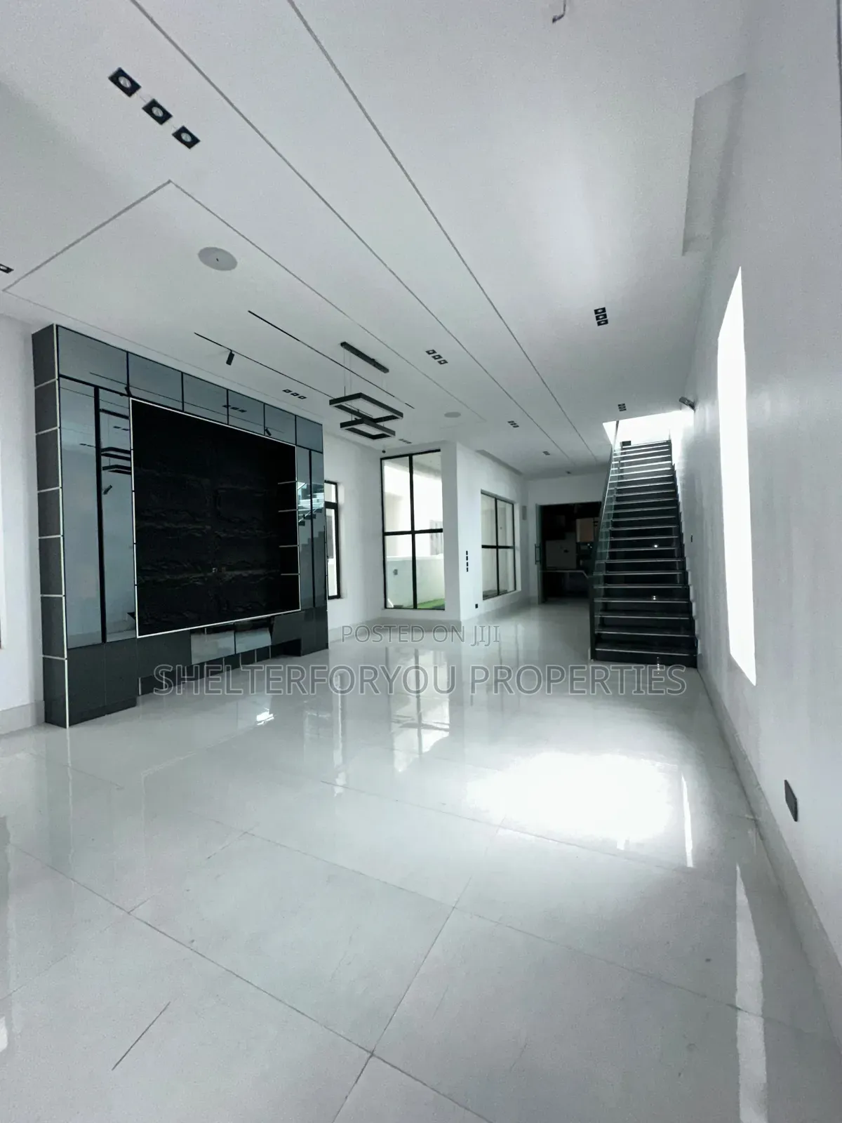 5bdrm Duplex in Off Lekki-Epe Expressway for sale in Off Lekki-Epe Expressway