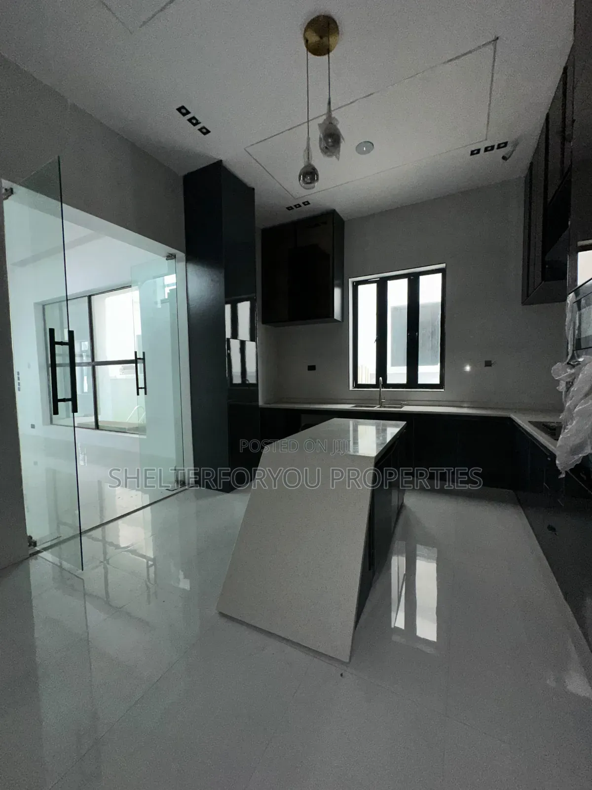 5bdrm Duplex in Off Lekki-Epe Expressway for sale in Off Lekki-Epe Expressway