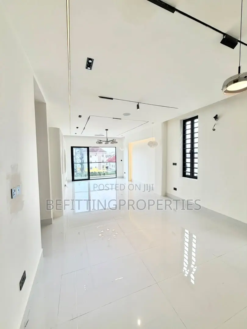 5bdrm Duplex in Lekki for sale in Lekki