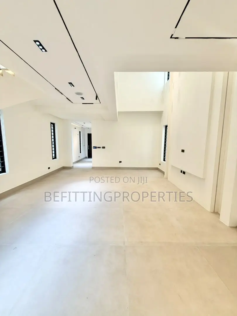 5bdrm Duplex in Lekki for sale in Lekki