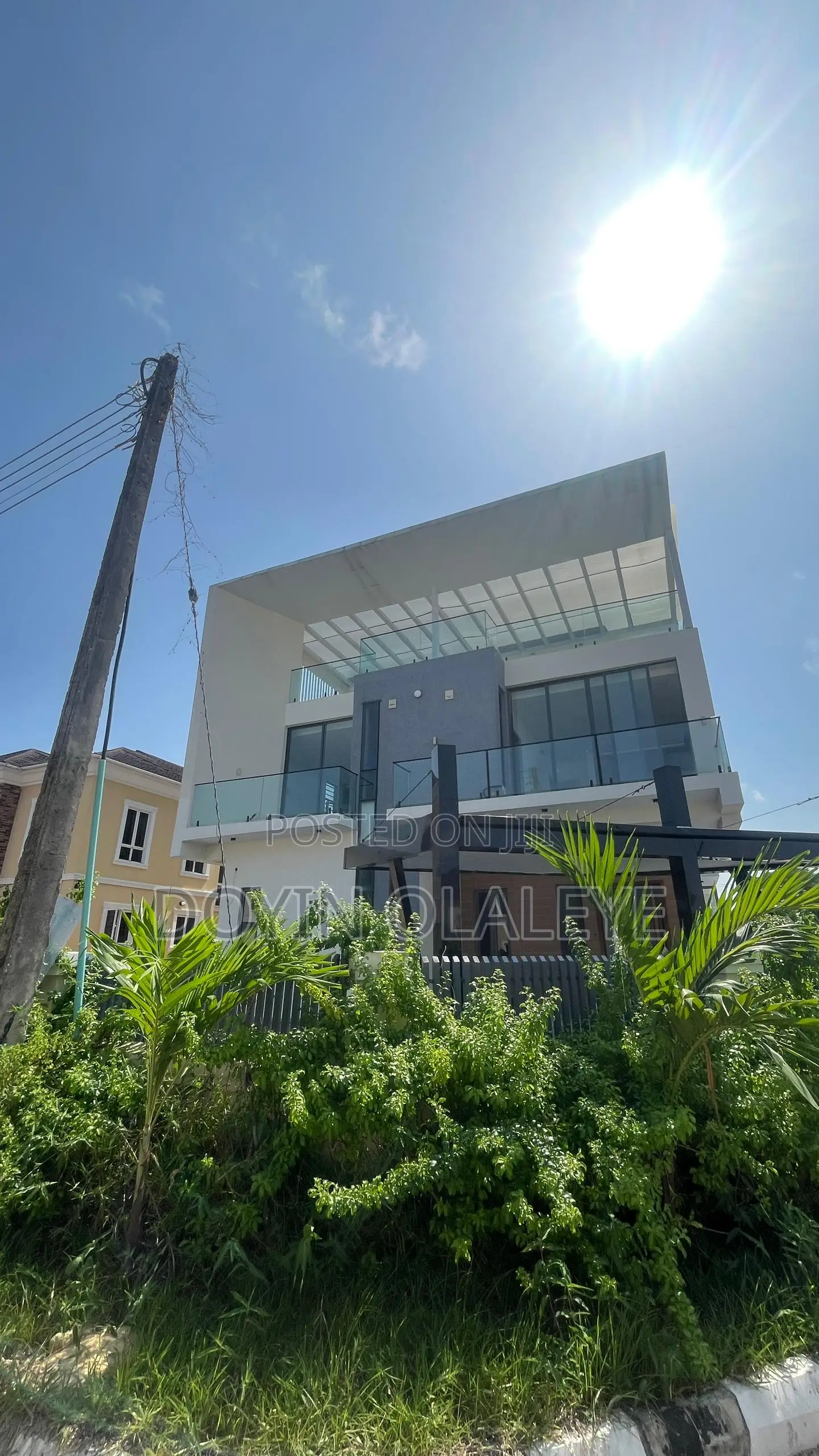 5bdrm Duplex in Chevron for sale in Chevron