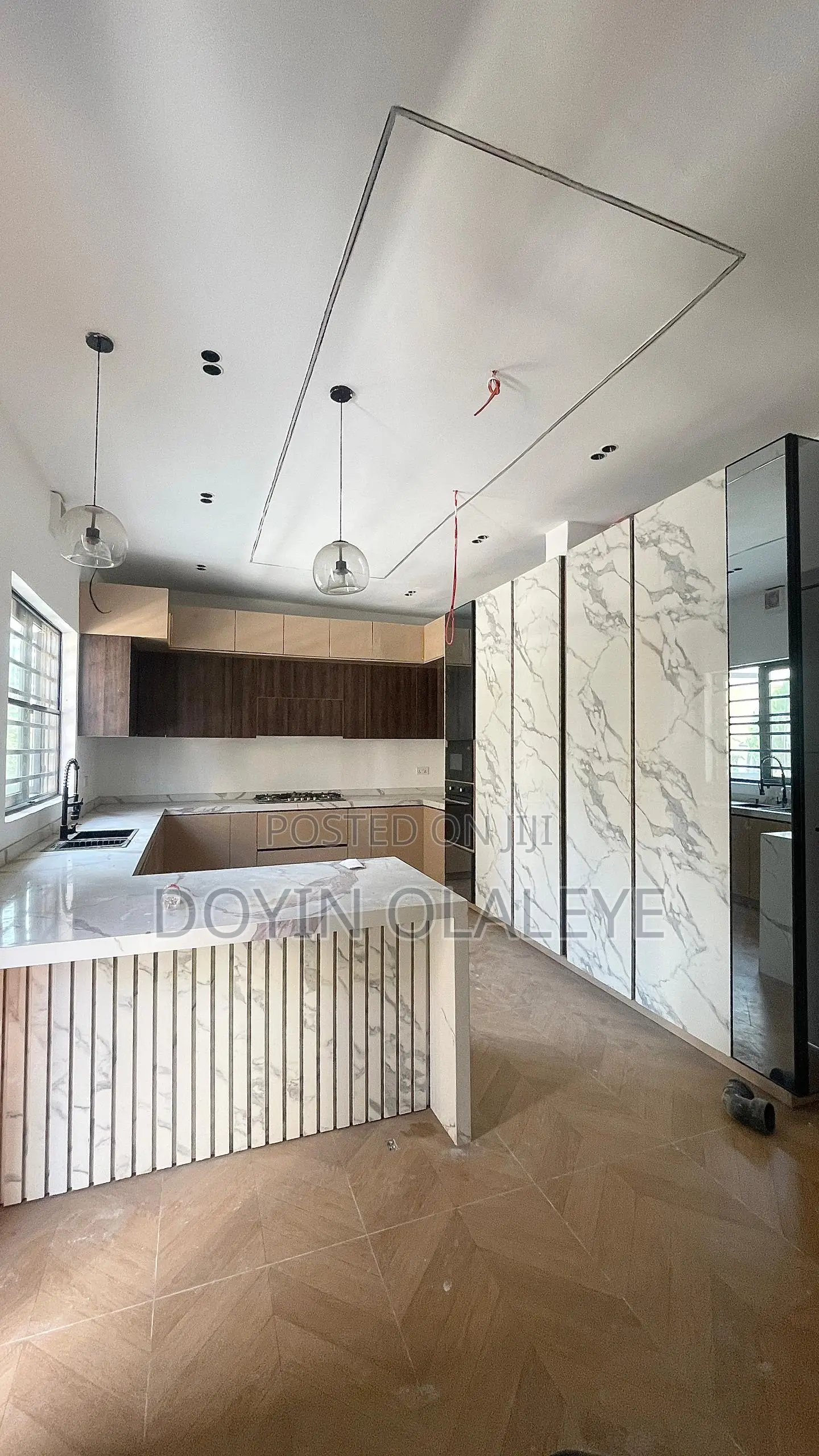 5bdrm Duplex in Chevron for sale in Chevron
