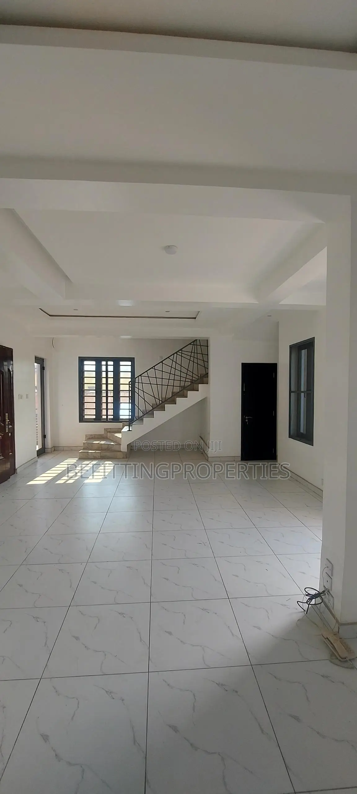 4bdrm Duplex in Ilupeju for sale in Ilupeju