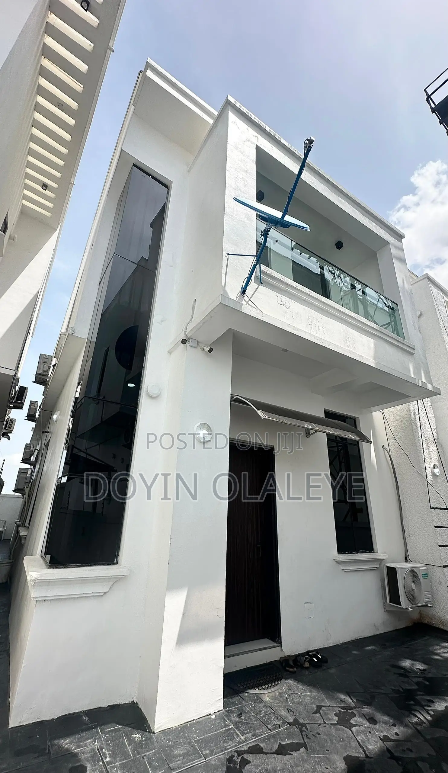 4bdrm Duplex in Chevron for sale in Chevron