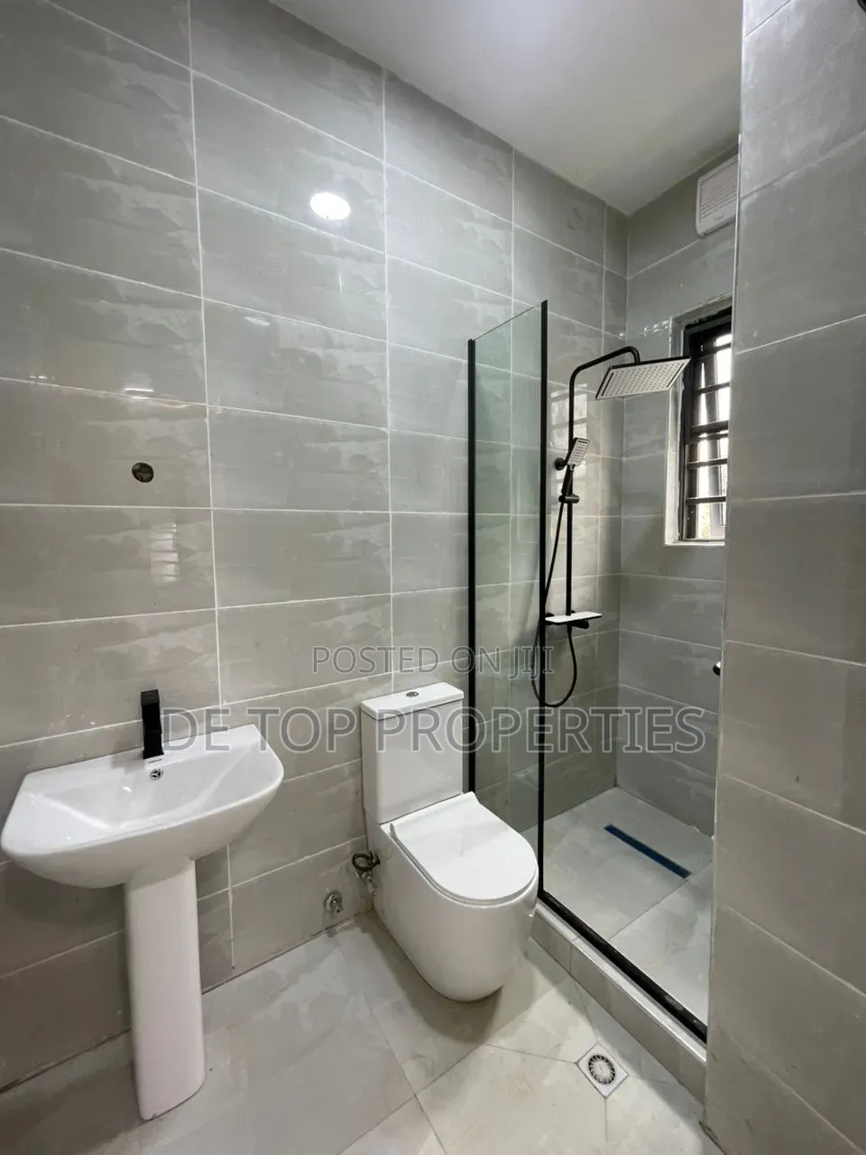 3bdrm Duplex in Lekki Phase 1 for rent in Lekki Phase 1