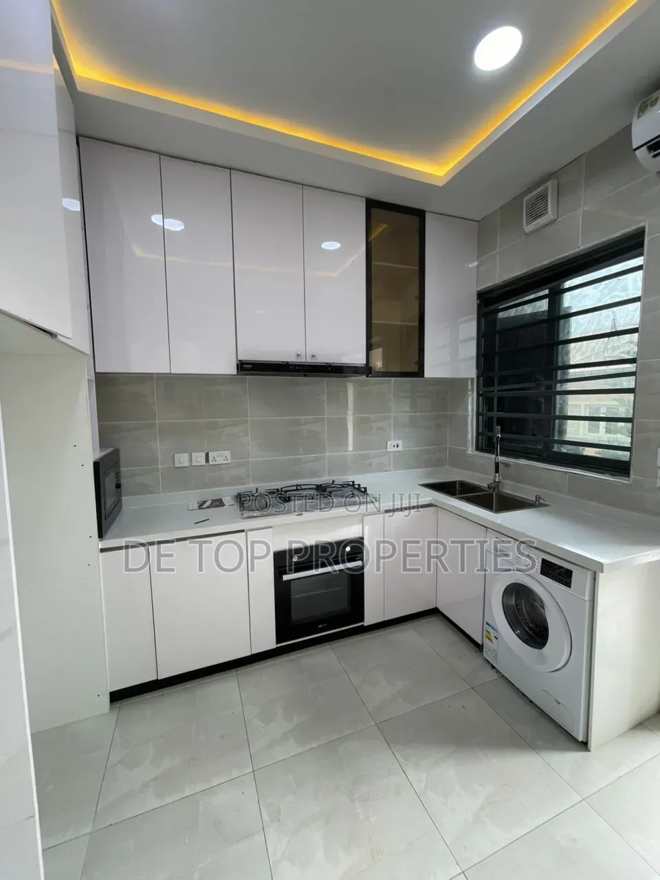 3bdrm Duplex in Lekki Phase 1 for rent in Lekki Phase 1