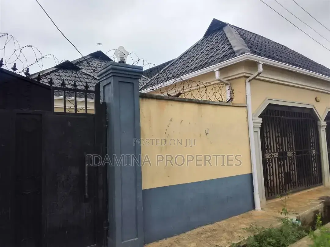 2bdrm Bungalow in Ikorodu Garage for rent in Ikorodu Garage