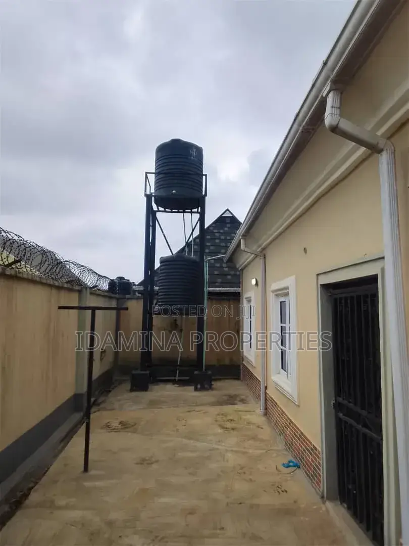2bdrm Bungalow in Ikorodu Garage for rent in Ikorodu Garage