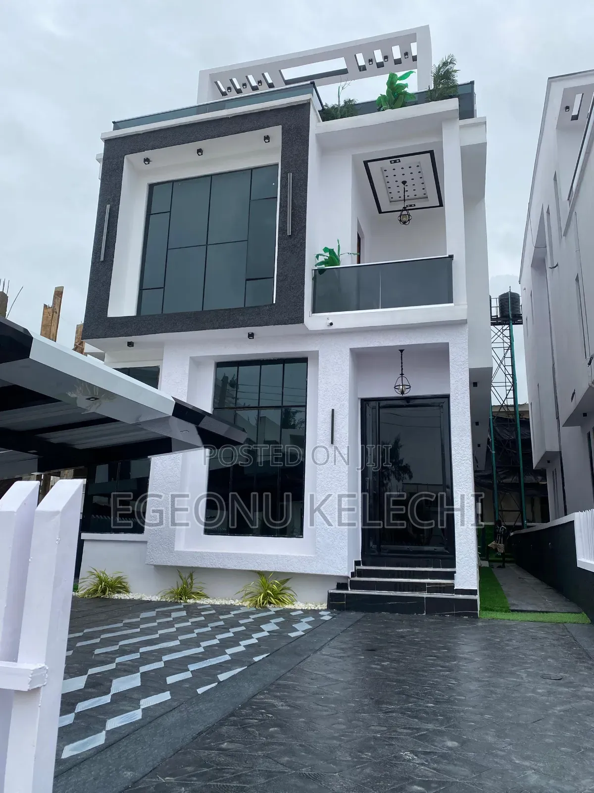 5bdrm Duplex in Ikota for sale in Ikota