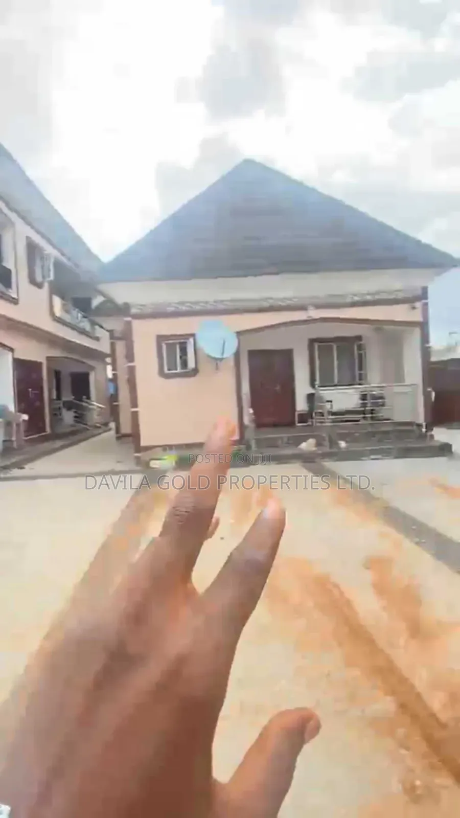 10bdrm Block of Flats in Benin City for sale in Benin City