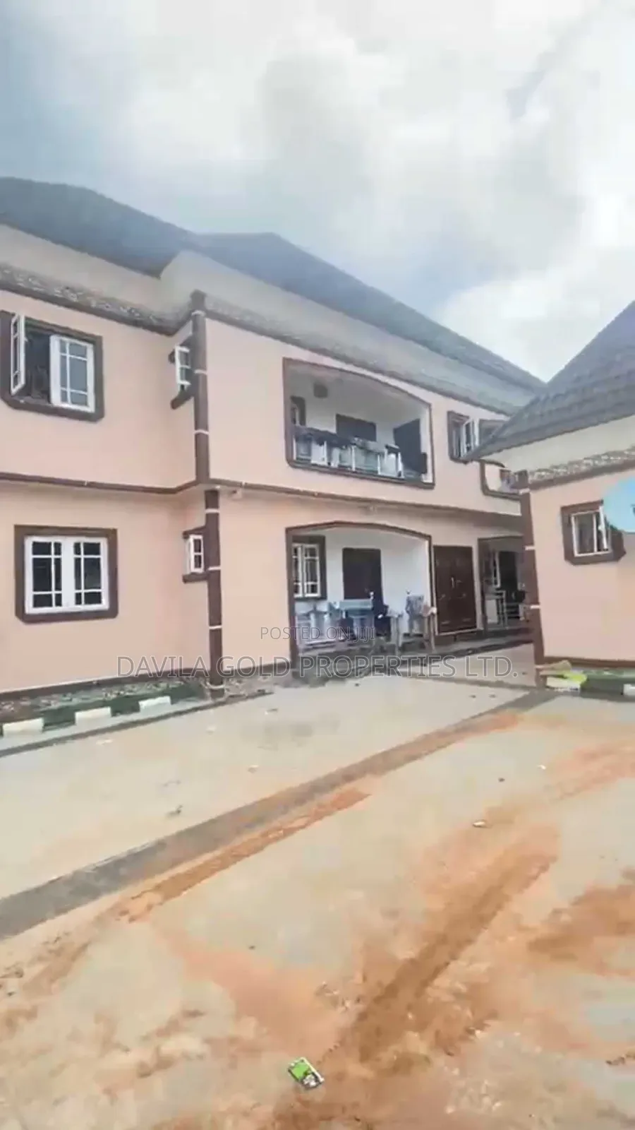 10bdrm Block of Flats in Benin City for sale in Benin City