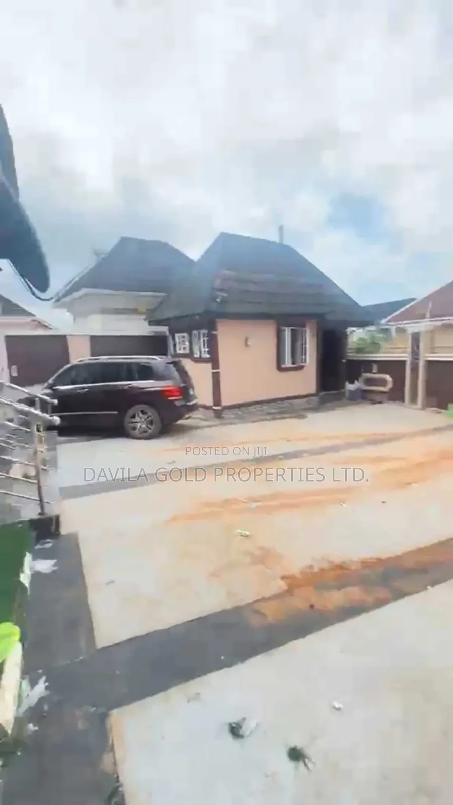 10bdrm Block of Flats in Benin City for sale in Benin City