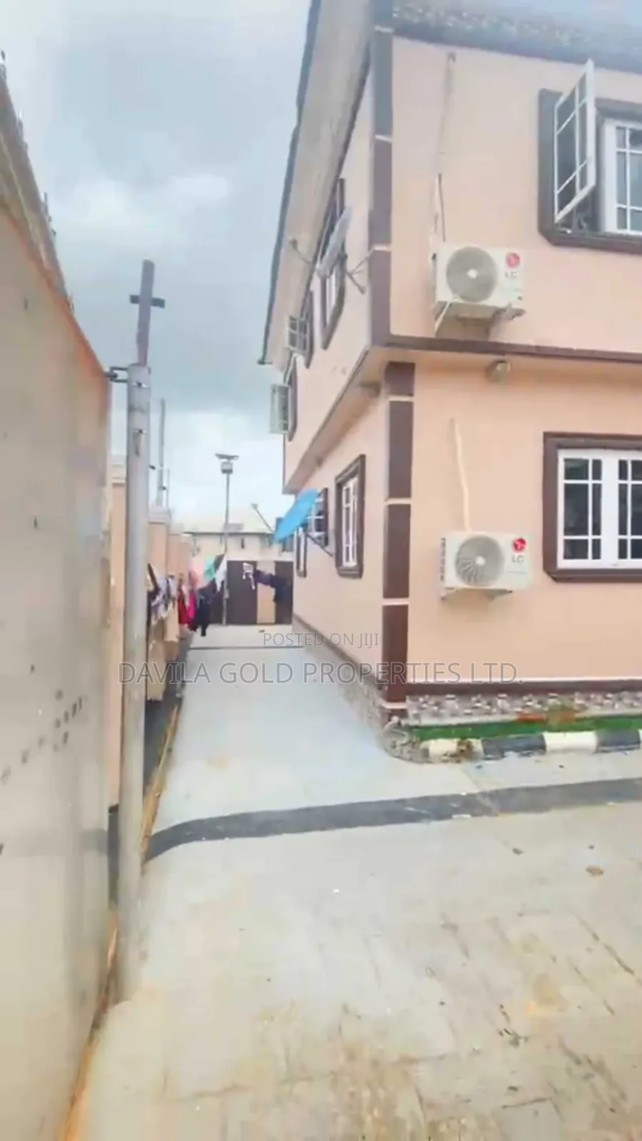 10bdrm Block of Flats in Benin City for sale in Benin City