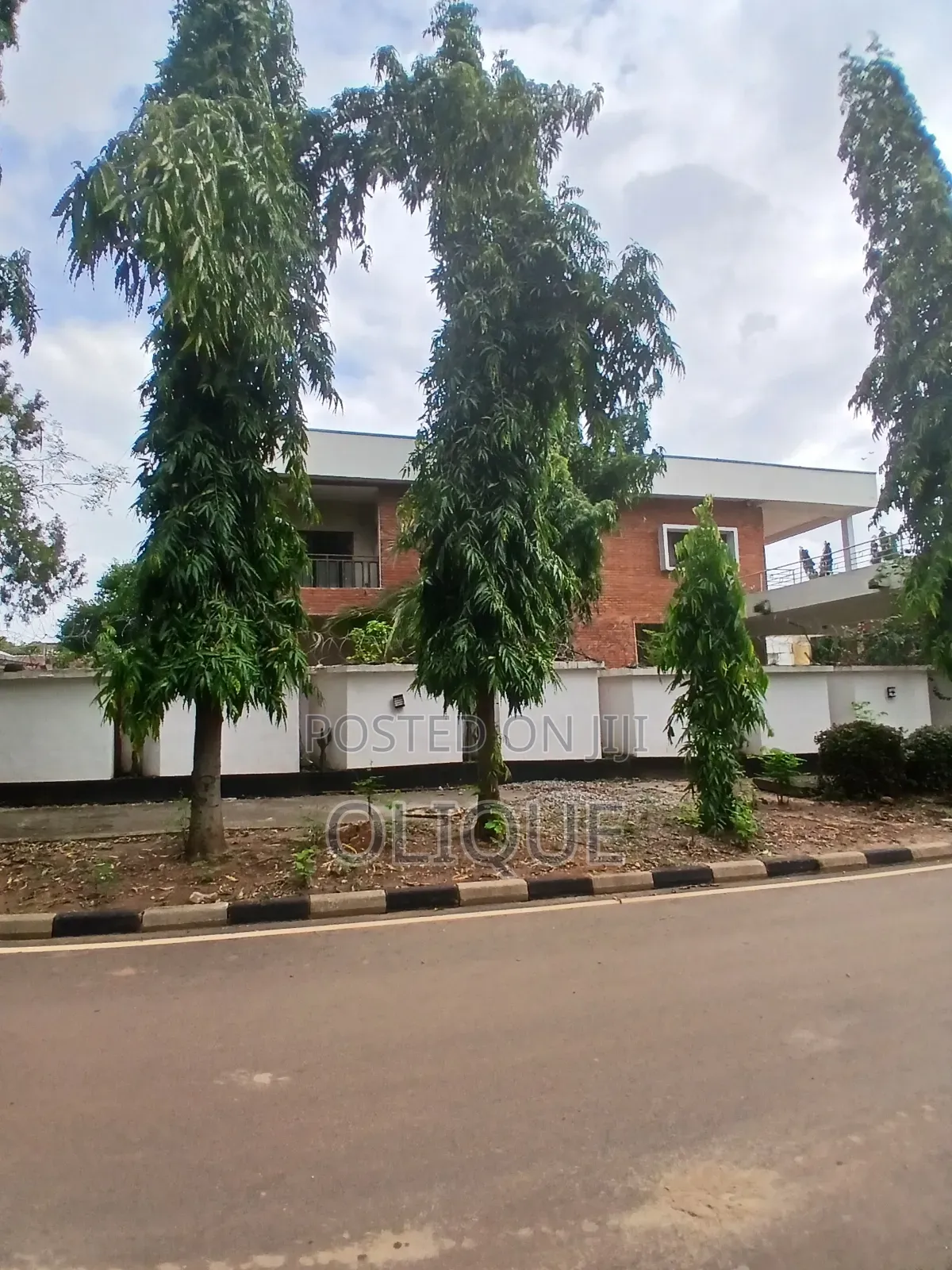 12bdrm Duplex in Maitama for sale in Maitama