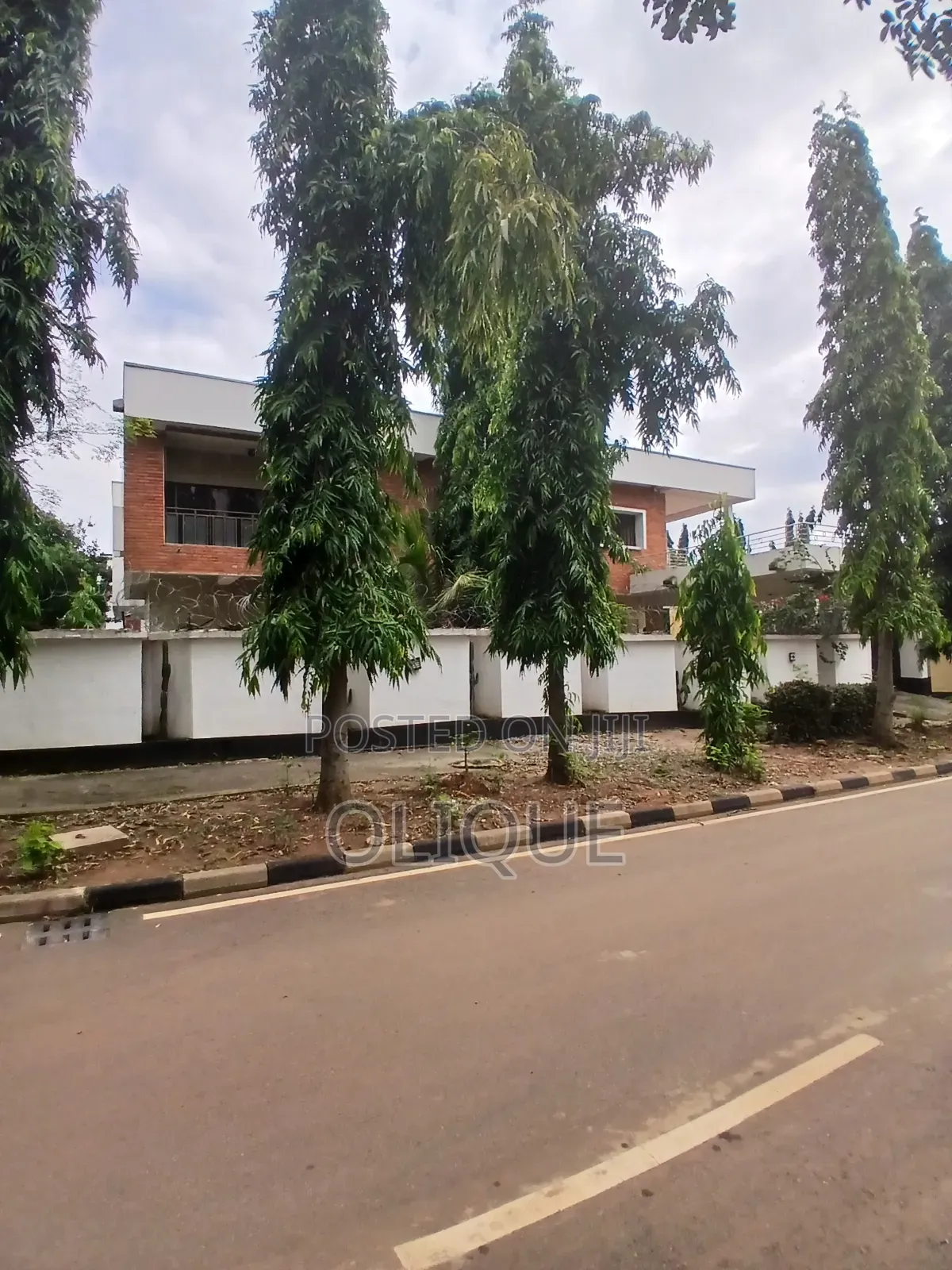 12bdrm Duplex in Maitama for sale in Maitama