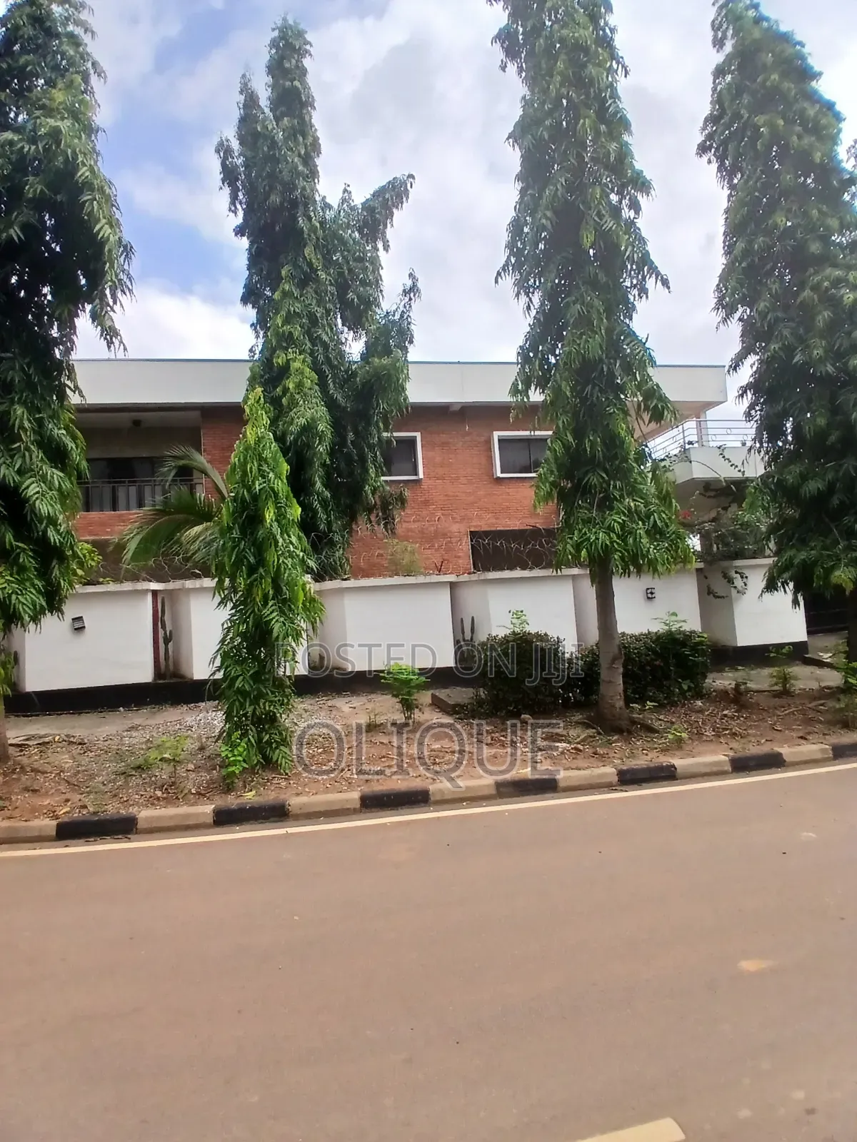 12bdrm Duplex in Maitama for sale in Maitama