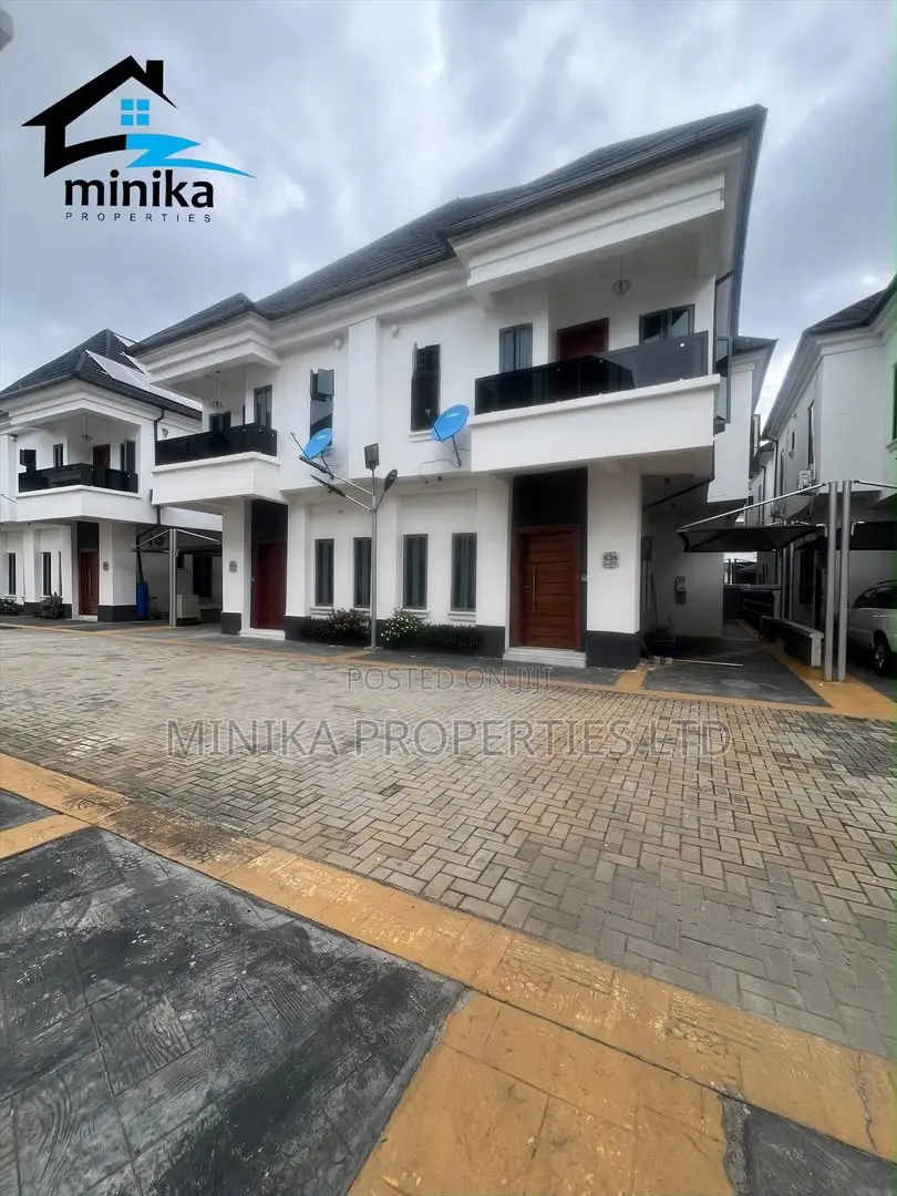 4bdrm Duplex in Ikota for sale in Ikota