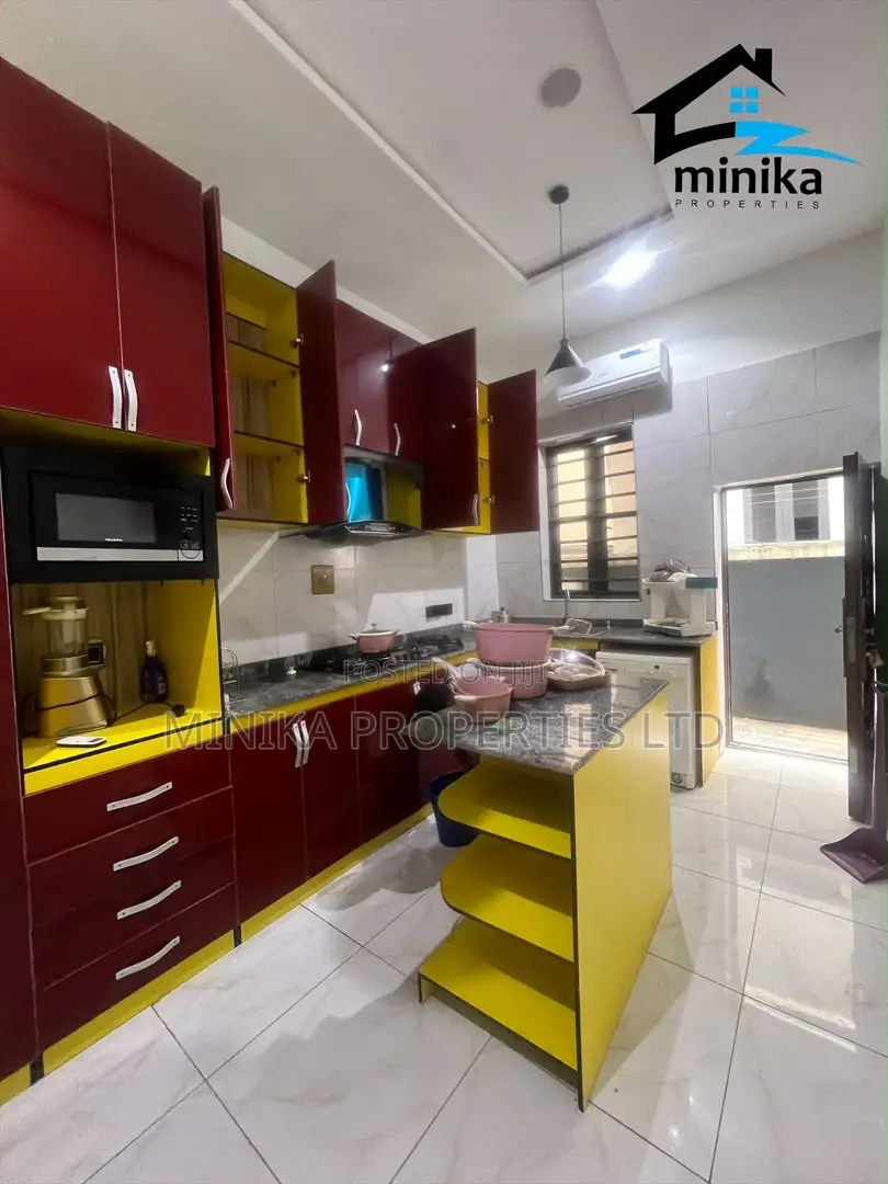4bdrm Duplex in Ikota for sale in Ikota