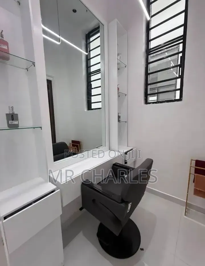 Furnished 2bdrm Block of Flats in Rose Bank, Lekki Phase 1 for sale in Lekki Phase 1
