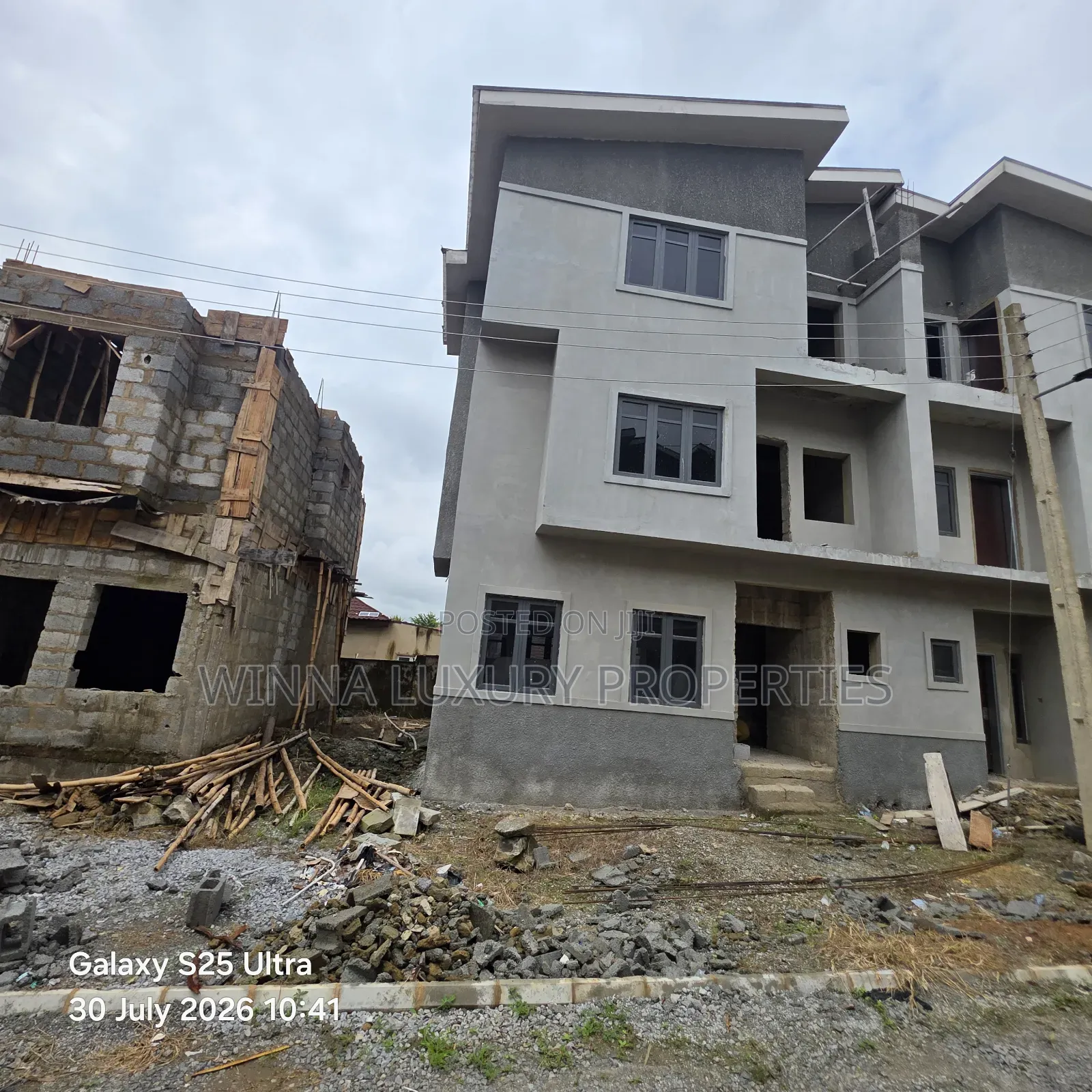 4bdrm Duplex in Floursh Estate, Lugbe District for sale in Lugbe District