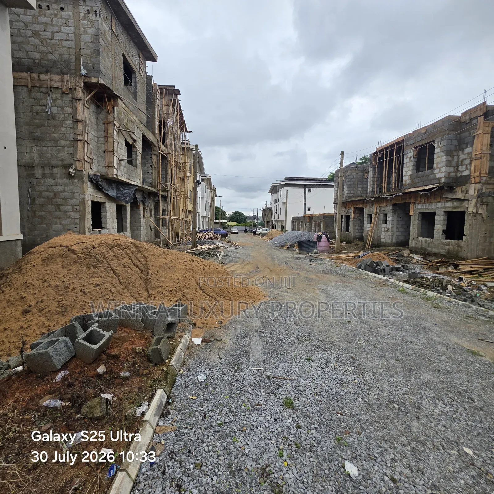 4bdrm Duplex in Floursh Estate, Lugbe District for sale in Lugbe District