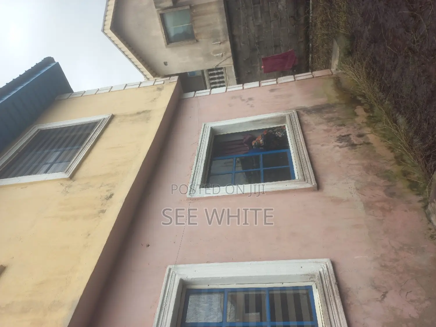 10bdrm Block of Flats in Behind Chevron, Satellite Town for sale in Satellite Town