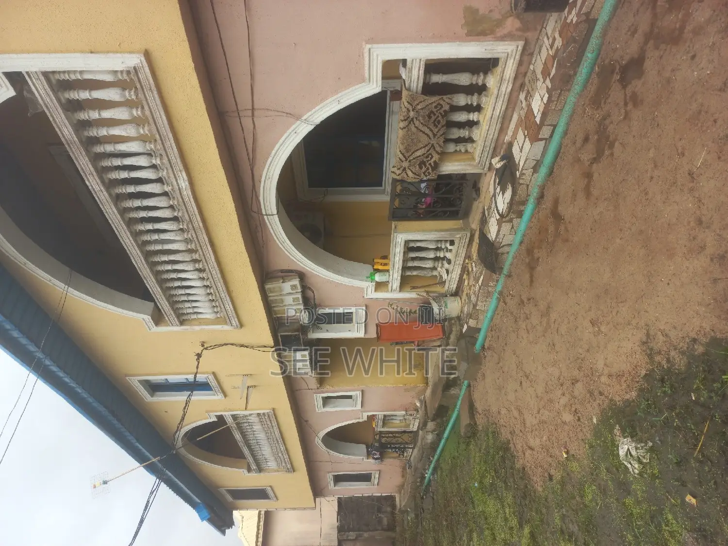10bdrm Block of Flats in Behind Chevron, Satellite Town for sale in Satellite Town