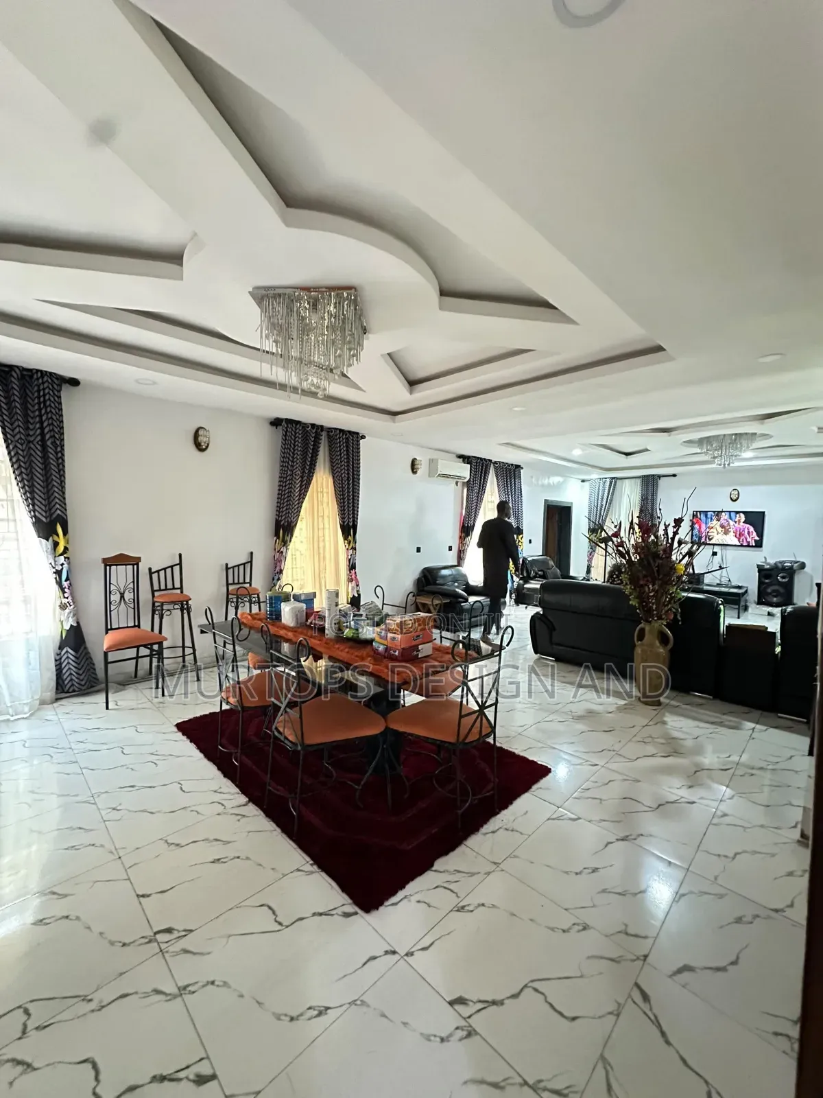 Furnished 4bdrm Duplex in Northern Foorshore, Chevron for sale in Chevron
