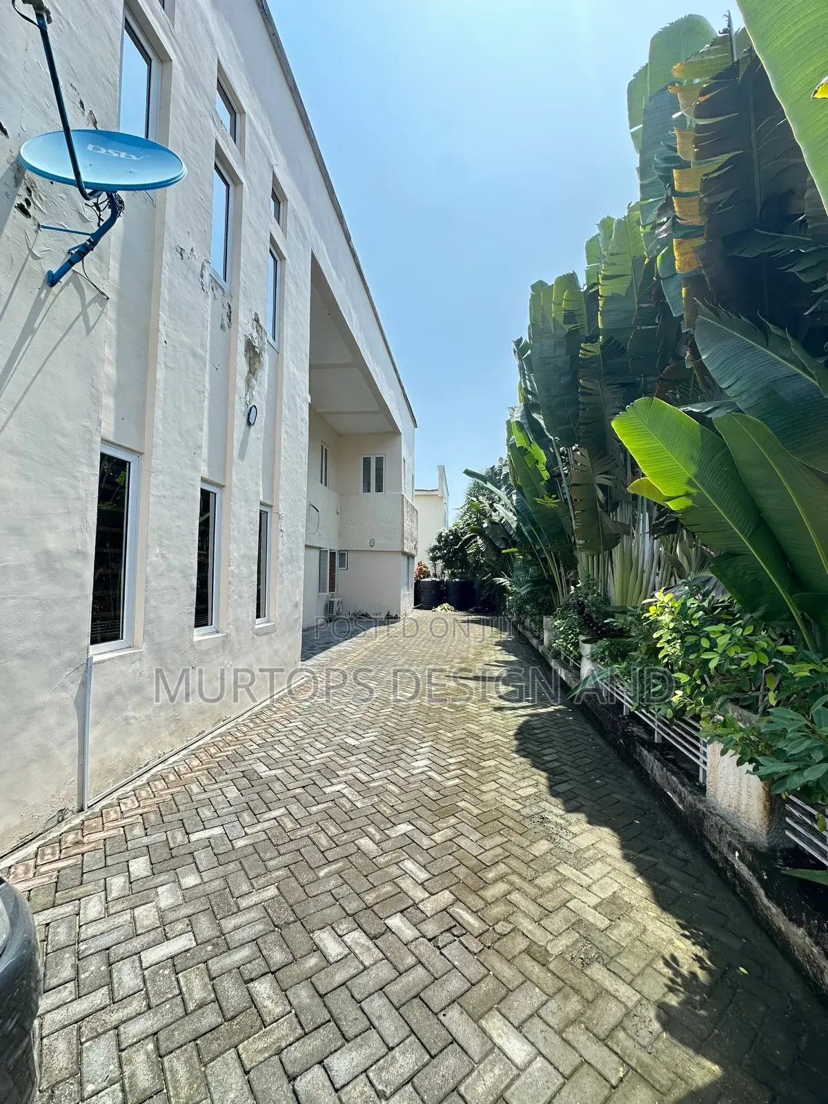 Furnished 4bdrm Duplex in Northern Foorshore, Chevron for sale in Chevron