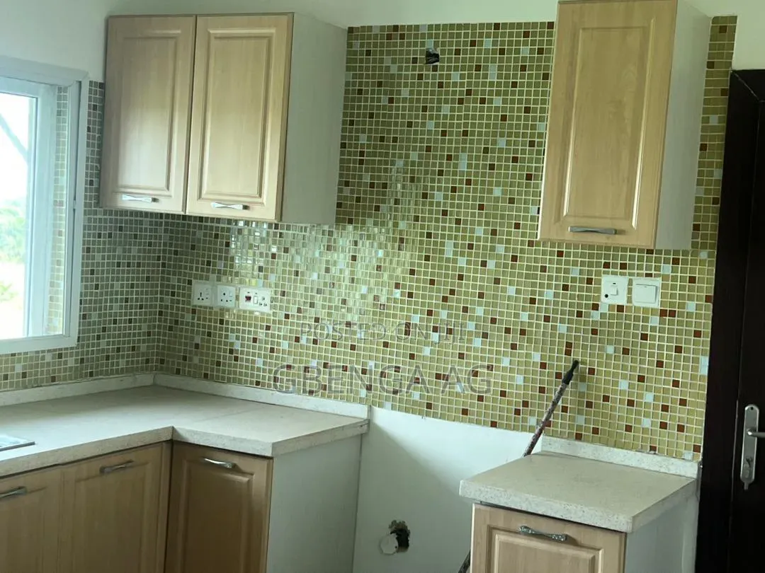 3bdrm Penthouse in Sangotedo Shoprite for sale in Sangotedo