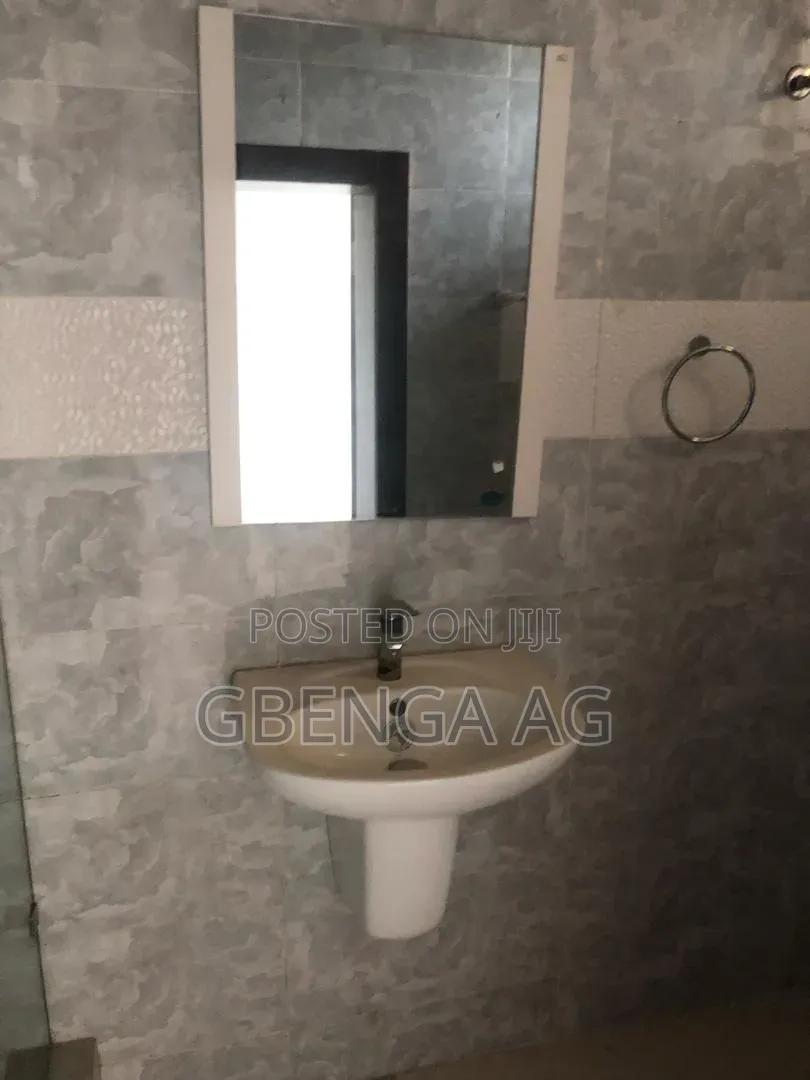 3bdrm Penthouse in Sangotedo Shoprite for sale in Sangotedo