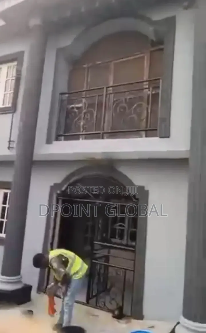 8bdrm Block of Flats in Magodo Phase One for sale in GRA Phase 1
