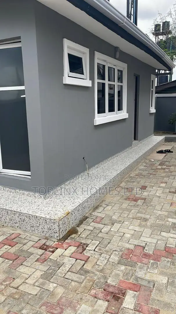 4bdrm Duplex in Beach Estate, Ogudu GRA for sale in Ogudu GRA