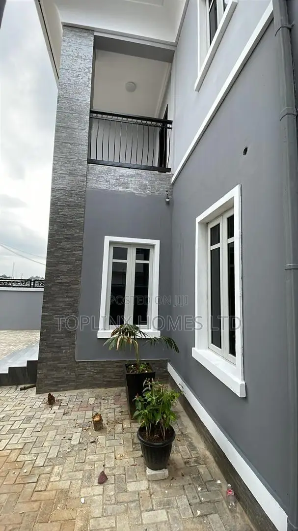 4bdrm Duplex in Beach Estate, Ogudu GRA for sale in Ogudu GRA
