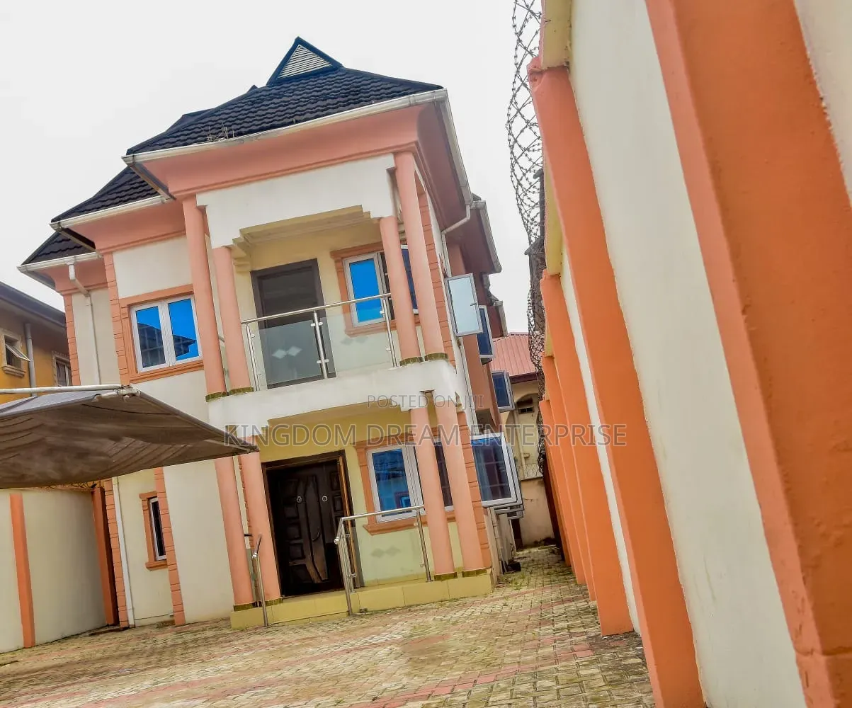 5bdrm Duplex in Williams Elliott for sale in Oko-Oba