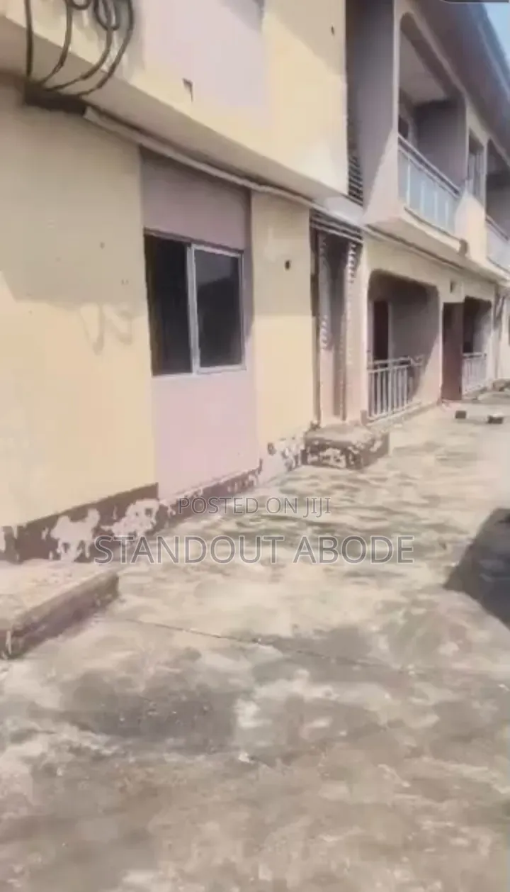 3bdrm Block of Flats in Good Location, Ijegun for sale in Ijegun