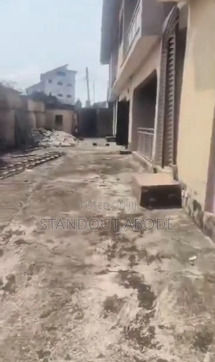 3bdrm Block of Flats in Good Location, Ijegun for sale in Ijegun